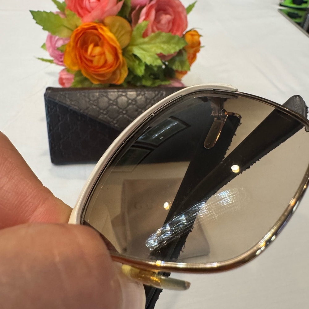 Authentic Gucci Sunglasses - Picture 4 of 12